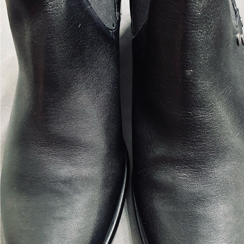 Black Leather bootie’s